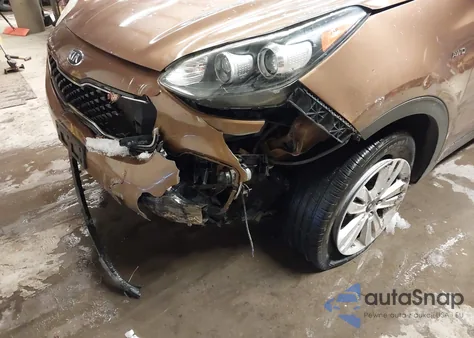 2018 Kia Sportage Lx z USA, uszkodzony, nr VIN KNDPMCAC0J7303995